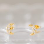 Arete Little Moon en Oro Laminado de 18k | Qurimaki