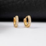 Arete Candonga Mini 8mm con Circonias en Oro Laminado de 18k | Qurimaki