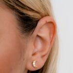 Arete Little Moon en Oro Laminado de 18k | Qurimaki