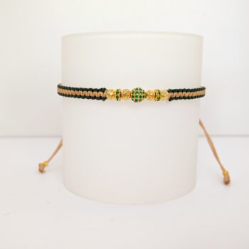 💚 Pulsera Bola de Fuego Verde en Macramé Bicolor Beige y Verde con Accesorios en Oro Laminado 18K | Qurimaki